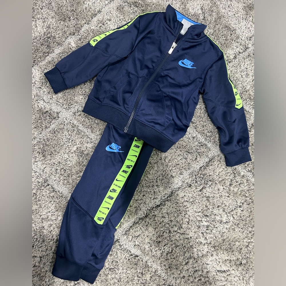 Nike toddler suit 18 mos